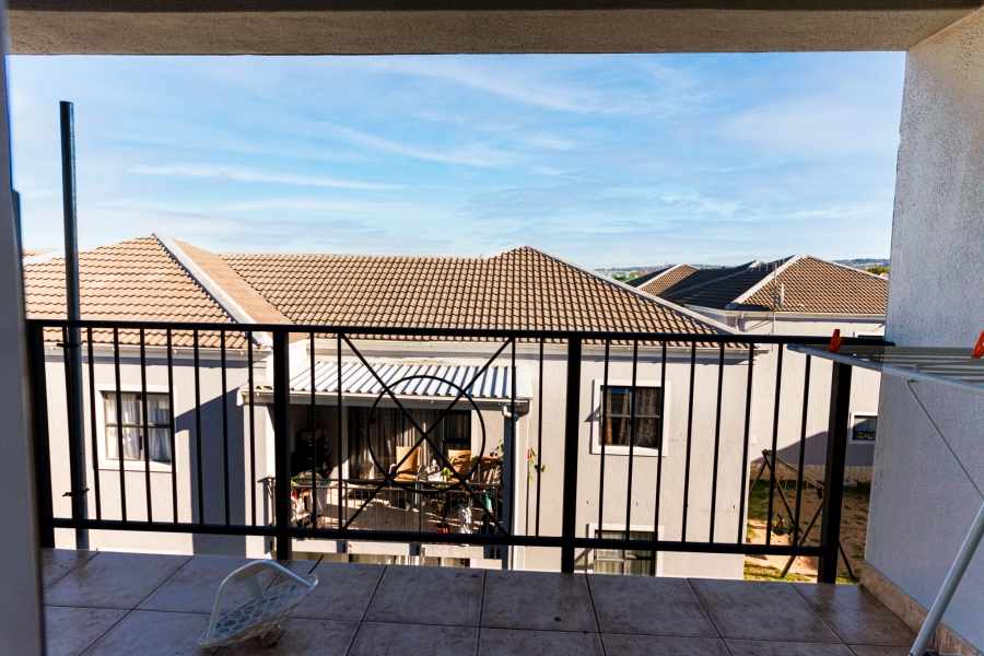 To Let 2 Bedroom Property for Rent in Heritage Park Western Cape